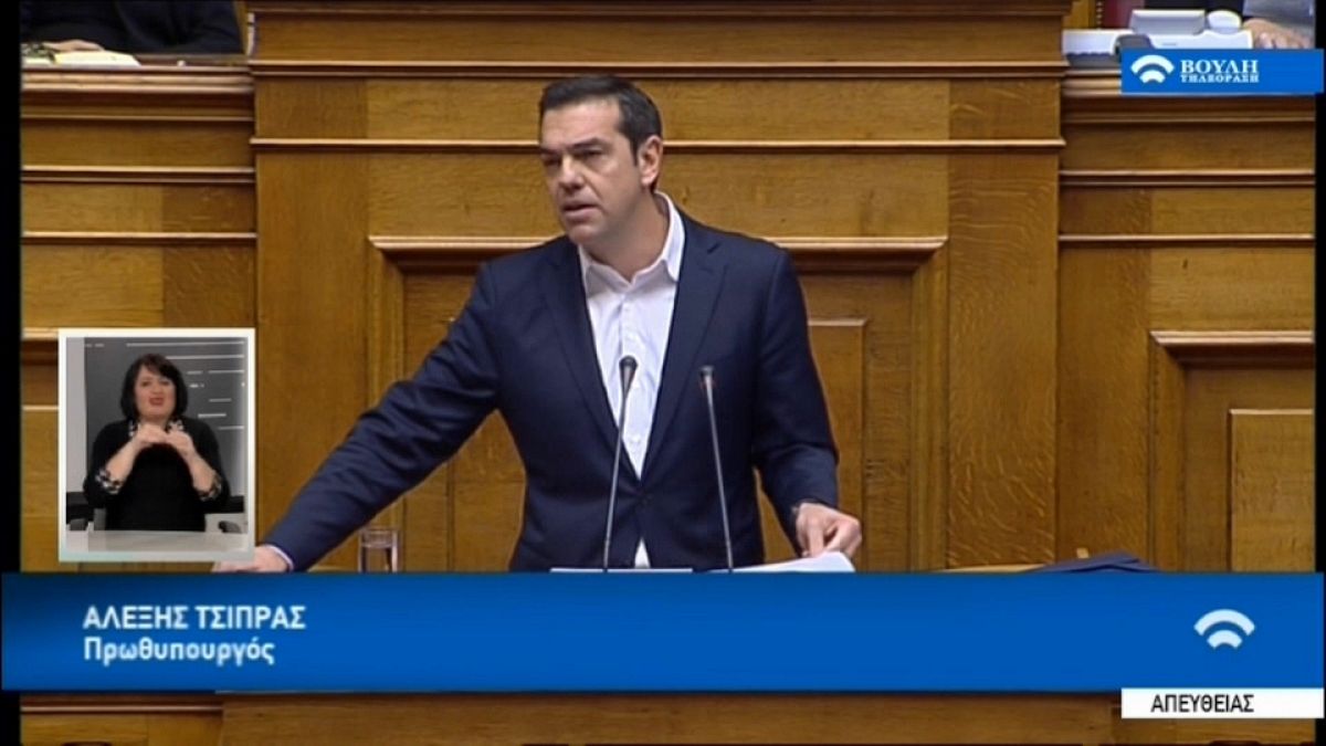 Yunanistan kemer sıkmaya devam edecek 