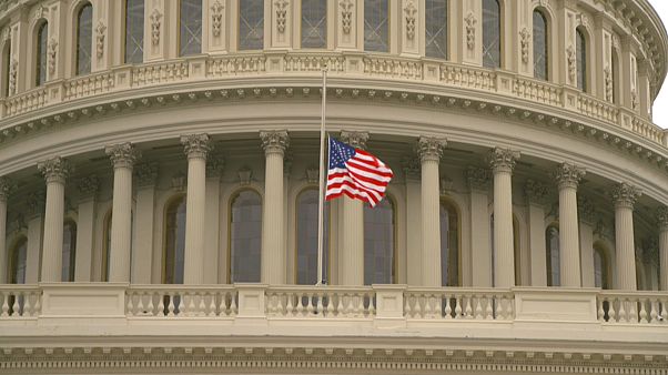 Trumps "Weihnachtsgeschenk": US-Senat verabschiedet Steuerreform Trumps "Weihnachtsgeschenk": US-Senat verabschiedet Steuerreform