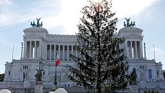 Το μίζερο χριστουγεννιάτικο δέντρο της Ρώμης και η «κηδεία» του 