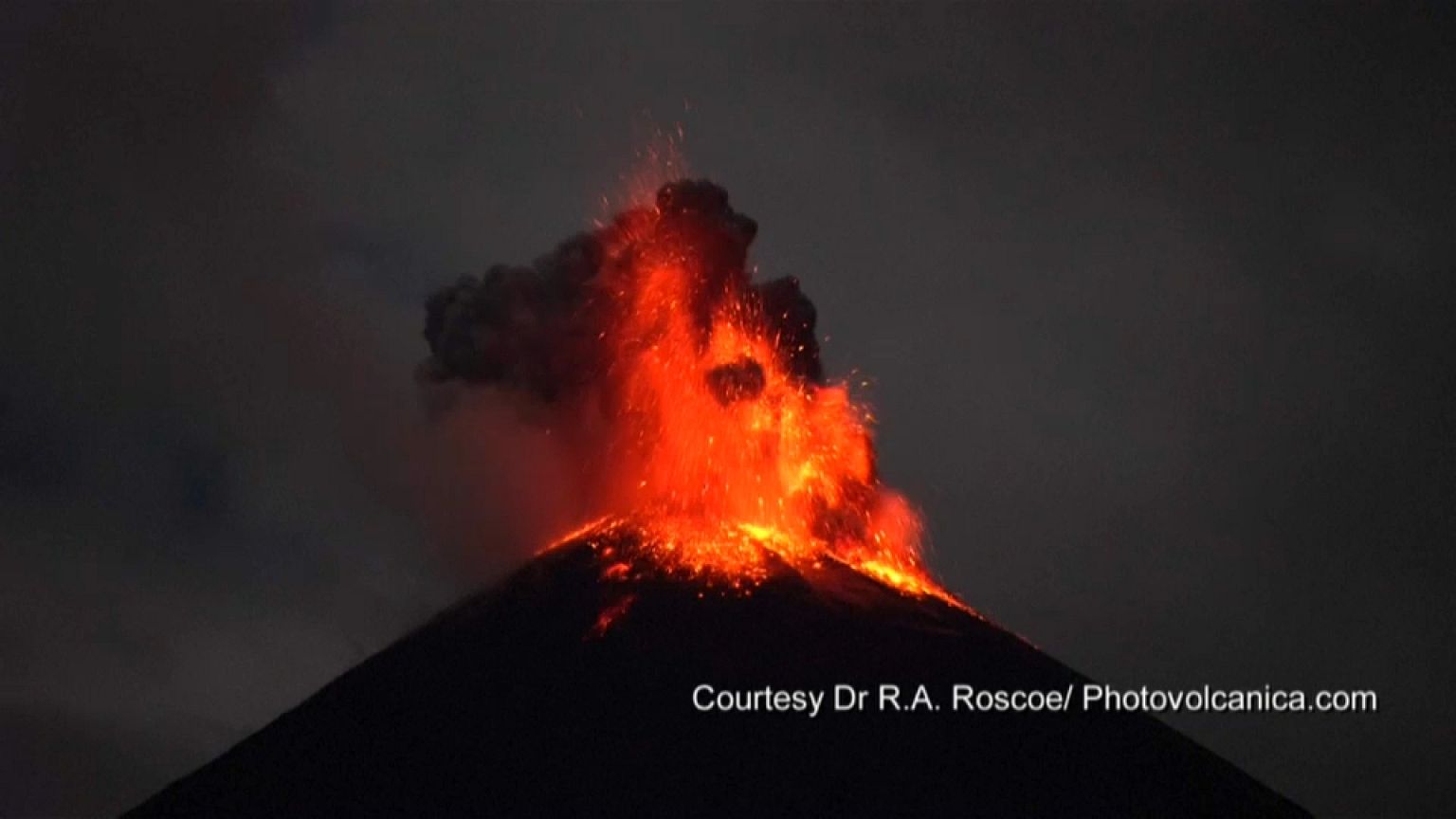Vulkan: Spektakuläre Bilder vom Ausbruch des "Unruhestifters" in Ecuador