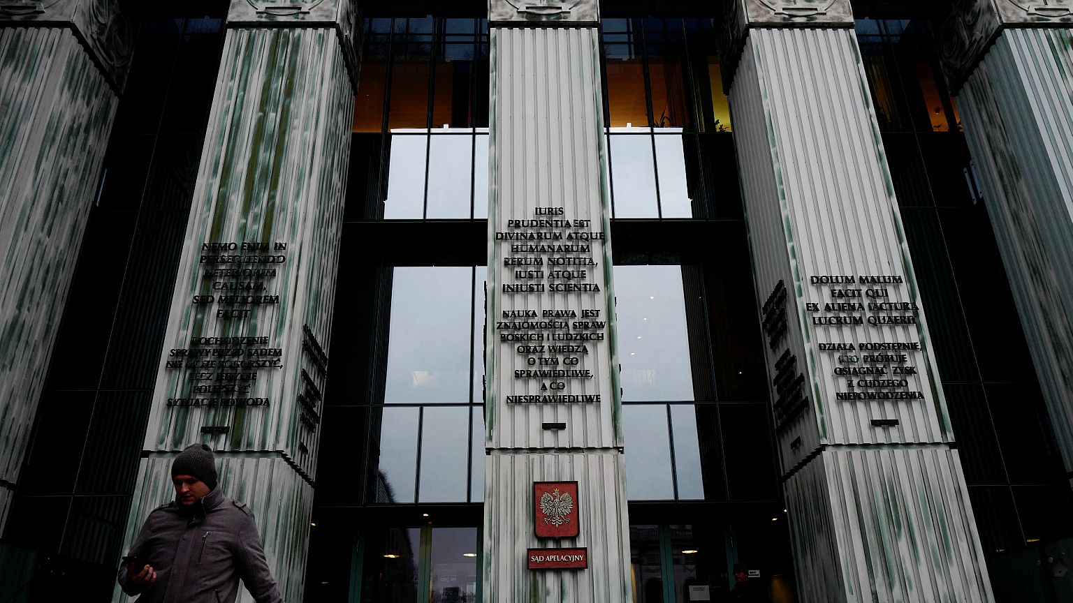 Uniós "atombomba" vár a magyarokra és a románokra is? - reakciók a lengyelek elleni eljárásra