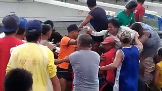 Ferry com 250 pessoas a bordo naufragou ao largo das Filipinas
