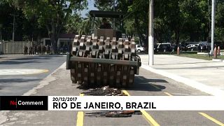 La demolizione delle armi in Brasile