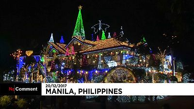 Óriás fényfüzérekkel idézik meg a karácsonyt a Fülöp-szigetekiek
