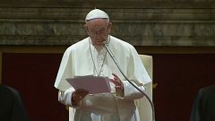Auguri del Papa con tiratina d'orecchie alla curia