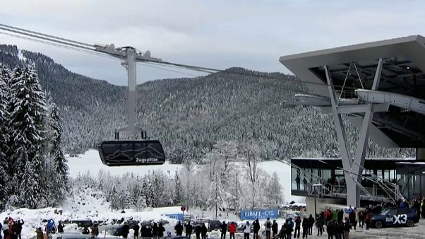 Dreifacher Weltrekord: Neue Seilbahn für die Zugspitze eröffnet Dreifacher Weltrekord: Neue Seilbahn für die Zugspitze eröffnet
