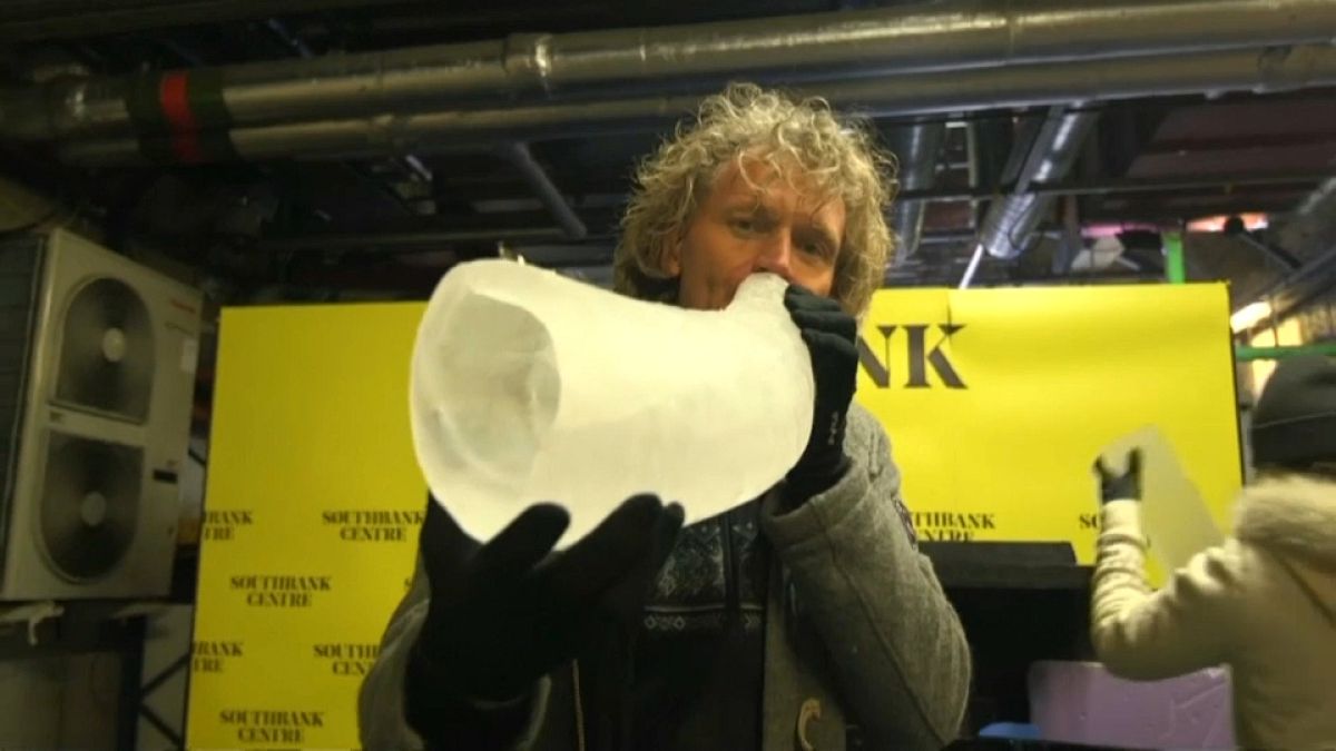 Norueguês criou instrumentos musicais feitos apenas de gelo