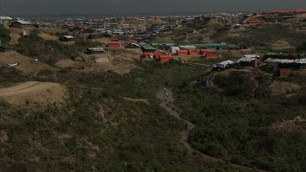 Novas denúncias de massacres à minoria Rohingya Novas denúncias de massacres à minoria Rohingya