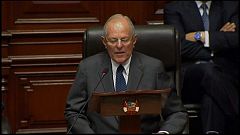 El presidente peruano Kuczynski se salva de la destitución por 9 votos