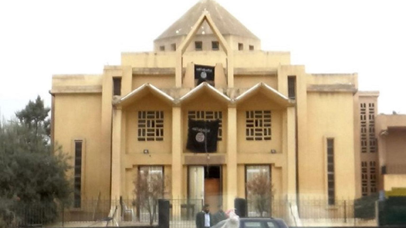 كنيسة سيدة البشارة في مدينة الرقة بسوريا 