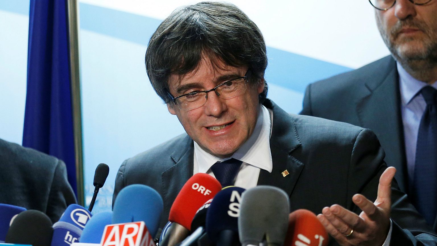 Puigdemont: 'Rajoy ile görüşmeye hazırım'