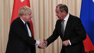 Boris Johnson e Sergej Lavrov a Mosca