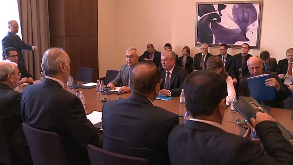 Conversações de paz sobre a Síria continuam em janeiro Conversações de paz sobre a Síria continuam em janeiro