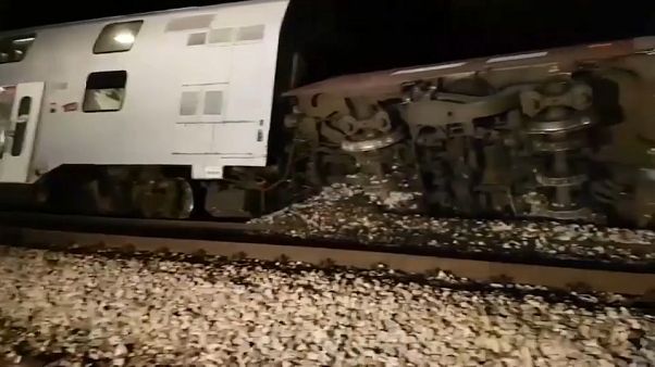 Austria: scontro tra treni, vagoni distrutti e feriti Austria: scontro tra treni, vagoni distrutti e feriti