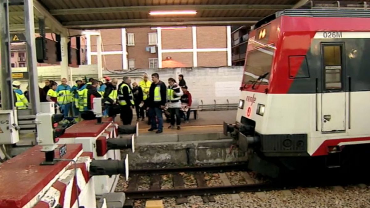 Acidente ferroviário faz 40 feridos em Madrid