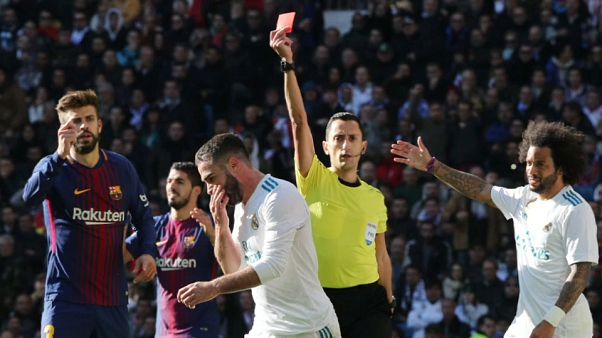 Calcio: il Barcellona "mata" il Real Madrid Calcio: il Barcellona "mata" il Real Madrid