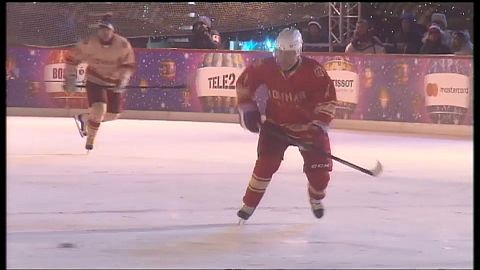 Putin gibt auf dem Eis eine gute Figur ab