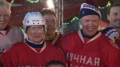 Putin gioca a hockey e accusa gli Usa di fomentare l'Ucraina