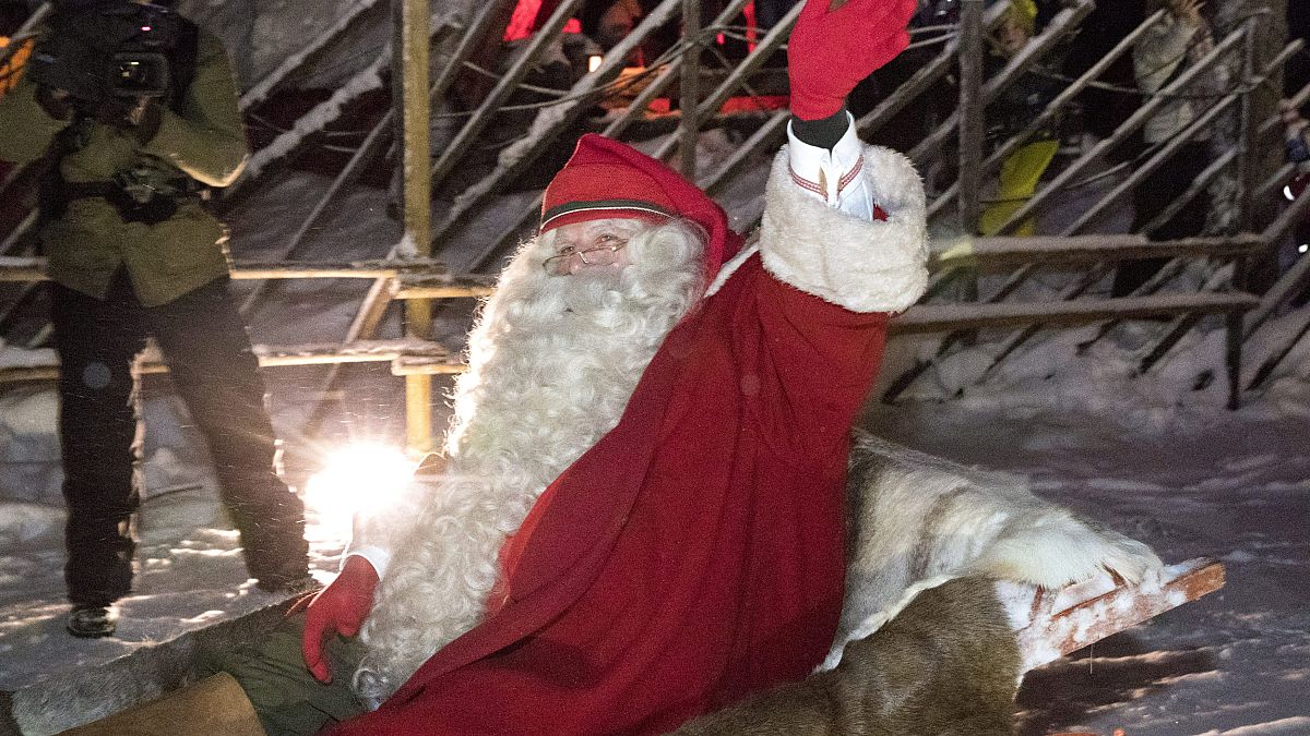 Weihnachtsmann, Krippenspiel und Väterchen Frost: Jahresendfeiern haben begonnen