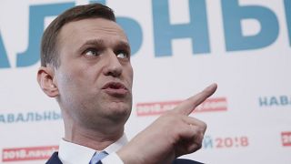 Thousands of Russians endorse Putin election challenger, Navalny