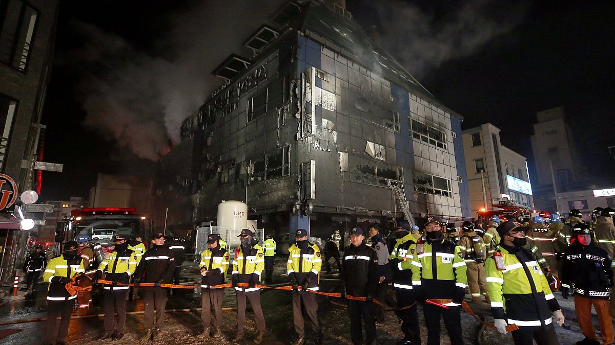 Incendie à Jecheon : le plafond du parking au centre de l'enquête