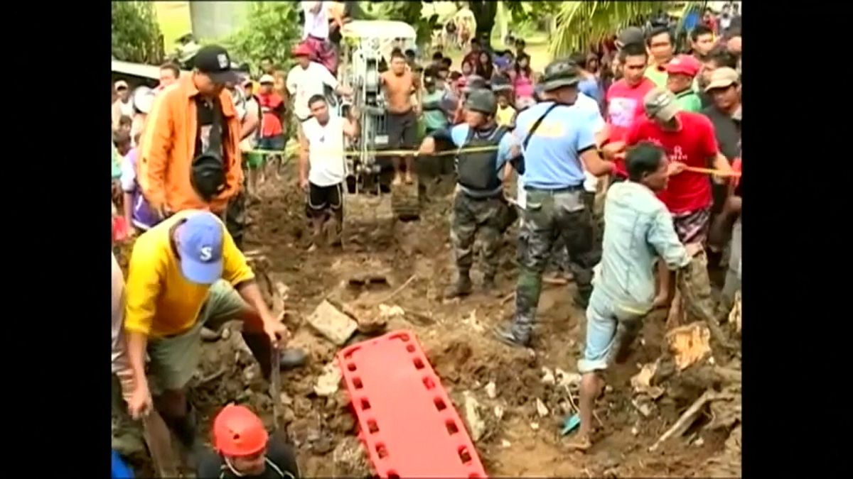 Tempestade "Tembin" provoca 200 mortos nas Filipinas
