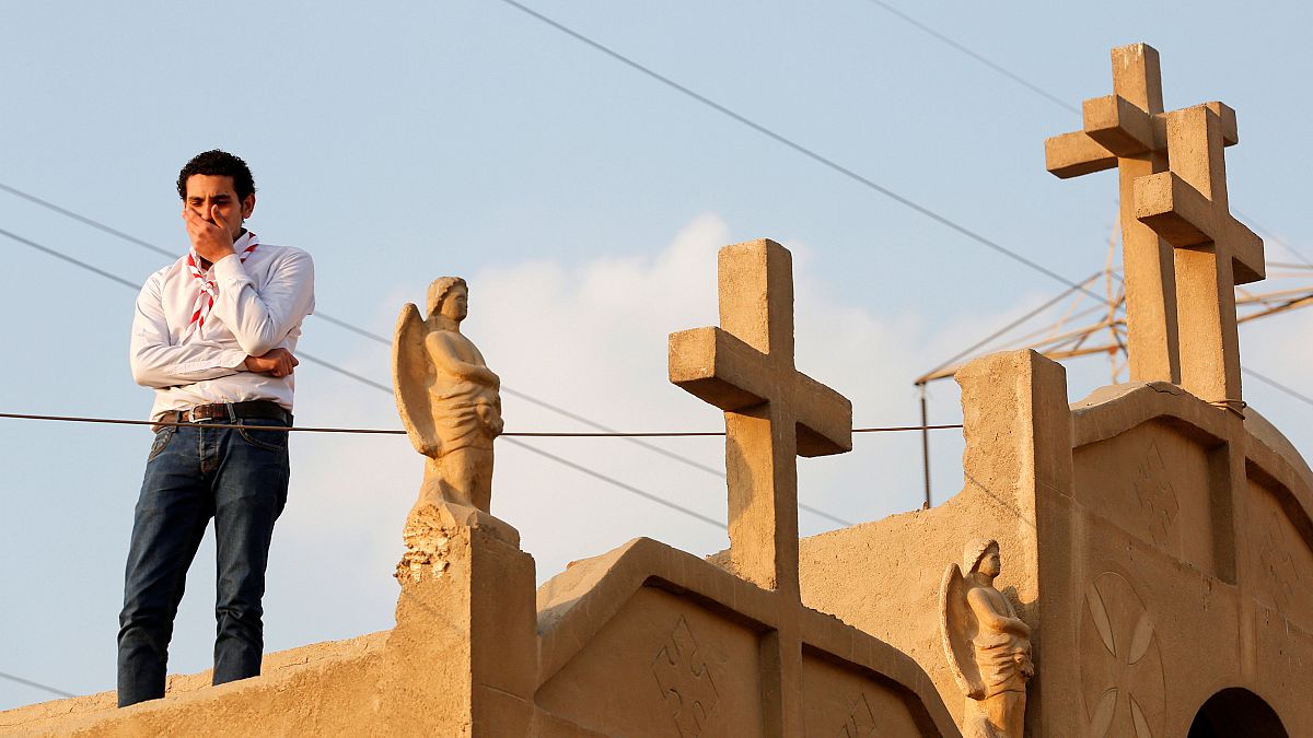 إعتقالات بعد هجوم على منزل يصلي فيه مسيحيون بقرية مصرية 