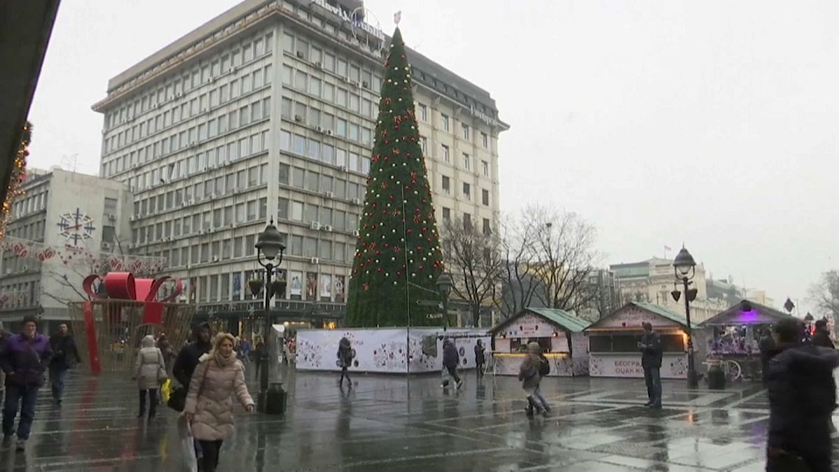 Weihnachtsbaum des Anstoßes in Belgrad