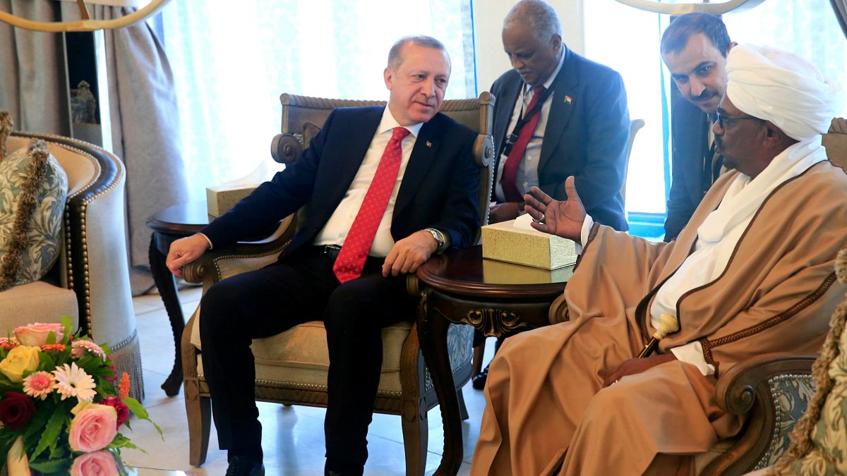 الرئيس السوداني يشيد بمواقف الرئيس التركي في التصدي لأمريكا