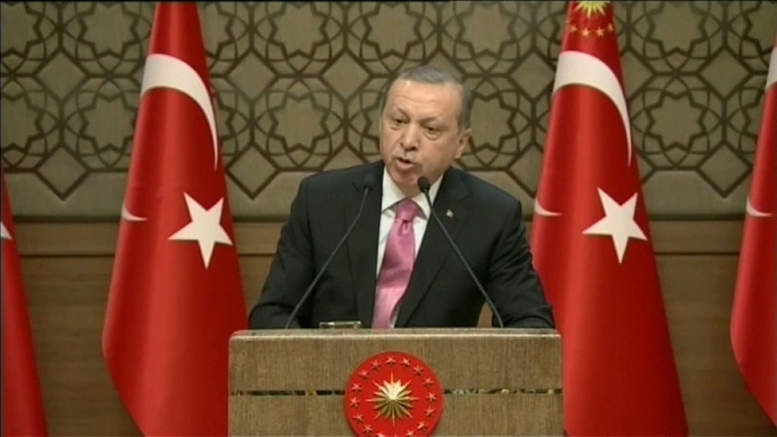 Türkei: Entlassung hunderter Staatsbediensteter 