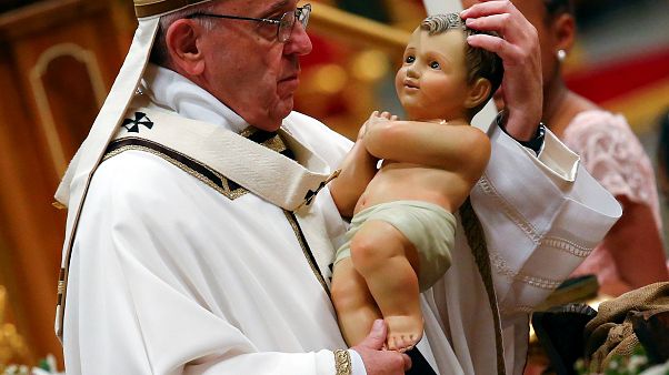 Papa sublinha drama dos refugiados na Missa do Galo Papa sublinha drama dos refugiados na Missa do Galo