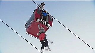 Spektakuläre Rettungsaktion: 150 Wintersportler bleiben in Seilbahn stecken