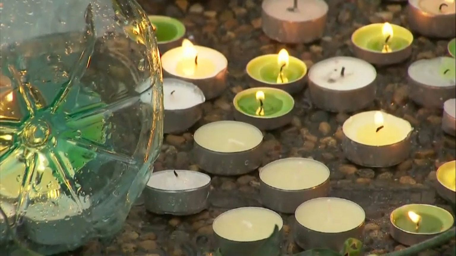 Rusya'da uçak kazasında ölen 92 kişi anıldı 