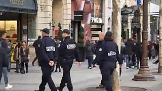 Biztonsági készültség a francia utcákon