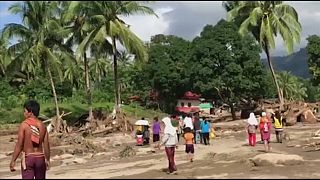 Terrible tifón deja Filipinas y se dirige hacia Vietnam