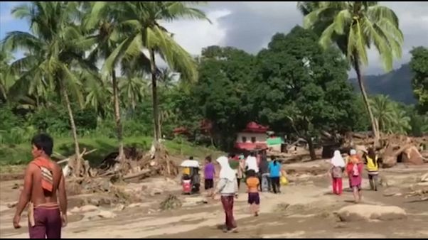 Terrible tifón deja Filipinas y se dirige hacia Vietnam Terrible tifón deja Filipinas y se dirige hacia Vietnam