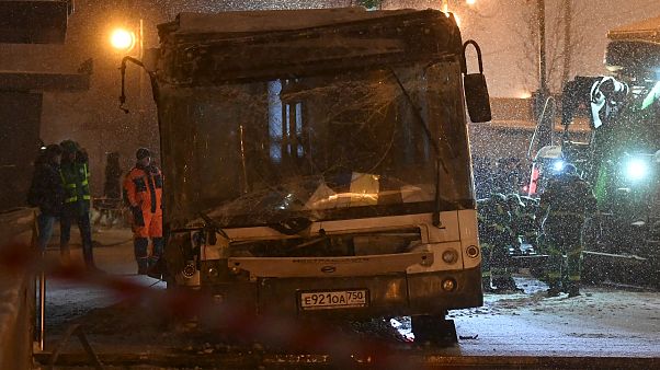 Москва: автобус съехал в подземный переход, 5 погибли Москва: автобус съехал в подземный переход, 5 погибли