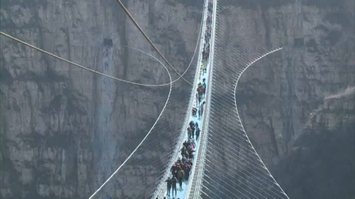 Η μεγαλύτερη γυάλινη γέφυρα του κόσμου