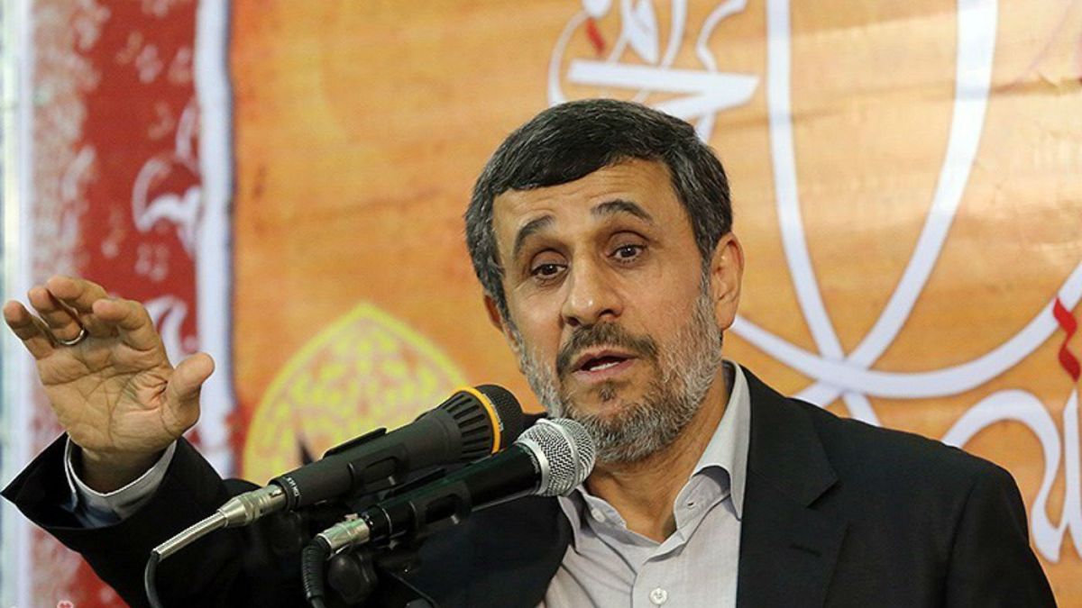 احمدی نژاد: هر کسی در هر مقامی باشد اگر ملت او را نخواهد، غاصب است