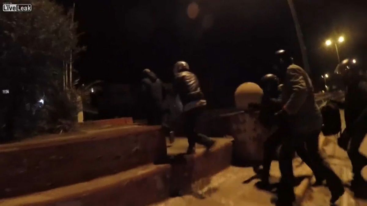 Anarquistas atacam embaixada de Israel em Atenas