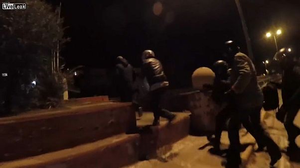 Anarquistas atacam embaixada de Israel em Atenas Anarquistas atacam embaixada de Israel em Atenas