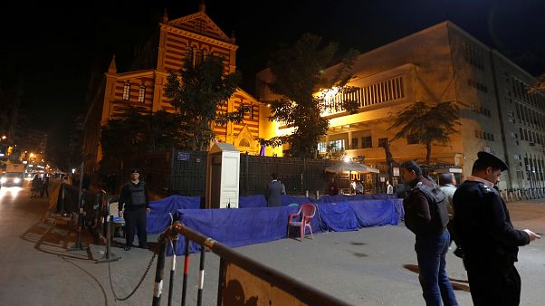 الأزهر يحسم الجدل ويفتى بجواز تهنئة المسيحيين بأعيادهم الأزهر يحسم الجدل ويفتى بجواز تهنئة المسيحيين بأعيادهم