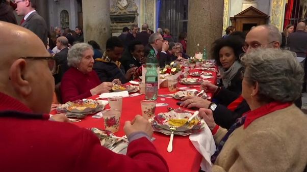 Roma: pranzo di Natale di solidarietà per 500 bisognosi Roma: pranzo di Natale di solidarietà per 500 bisognosi