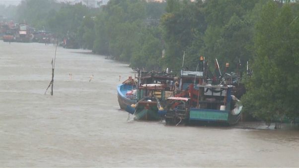 Behörden in Vietnam: Tropensturm "Tembin" ist schwächer geworden Behörden in Vietnam: Tropensturm "Tembin" ist schwächer geworden