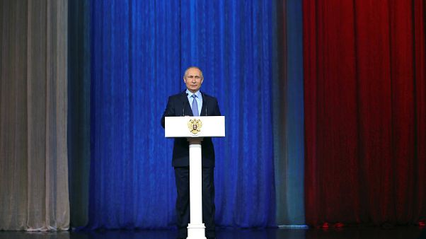 Sorra állnak ki Putyin mellett a pártok Sorra állnak ki Putyin mellett a pártok