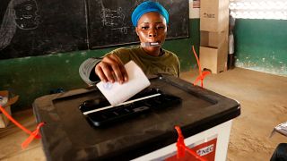 Liberianos escolhem o próximo presidente