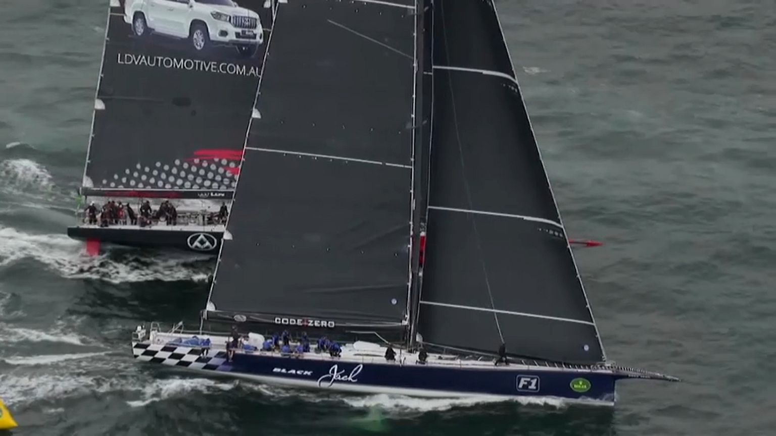 Regata Rolex Sydney-Hobart já está no mar