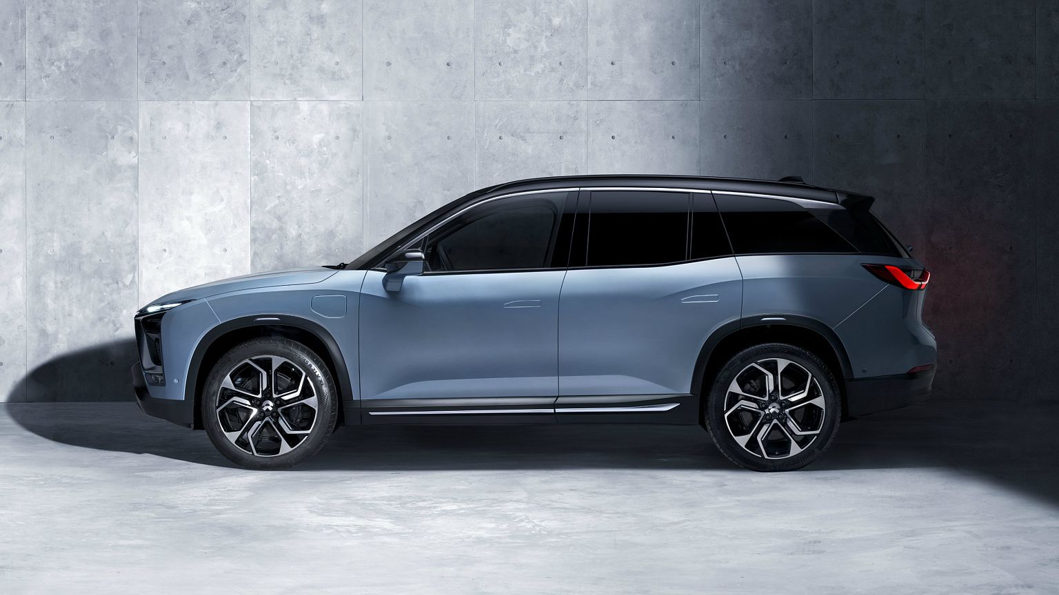 Çin'den Tesla Model X'e rakip geliyor