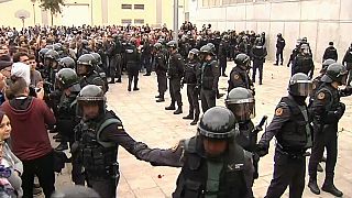 Catalogna: tornano a casa i poliziotti di Madrid