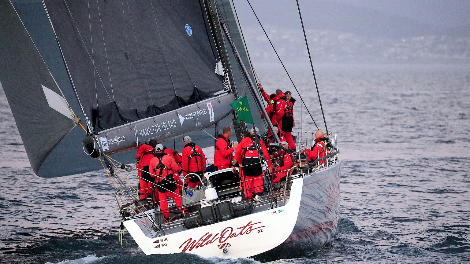 Wild Oats XI bate recorde na Sydney-Hobart mas vitória não está garantida